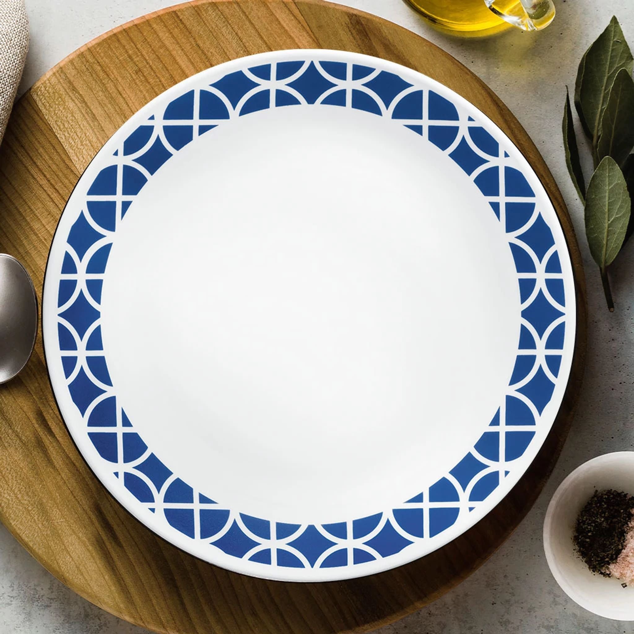 Corelle® Cobalt Circles 16-piece Mugless Dinnerware Set. Service of 4